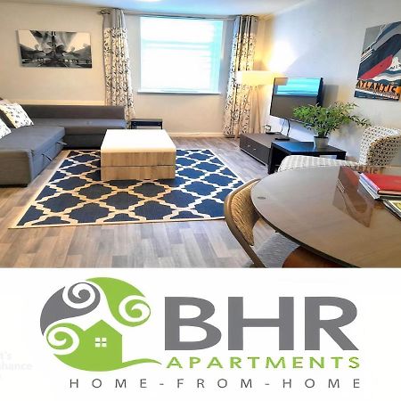 Excellent Location - City Centre - Parking - 4 Beds -2 Bedrooms Belfast Kültér fotó