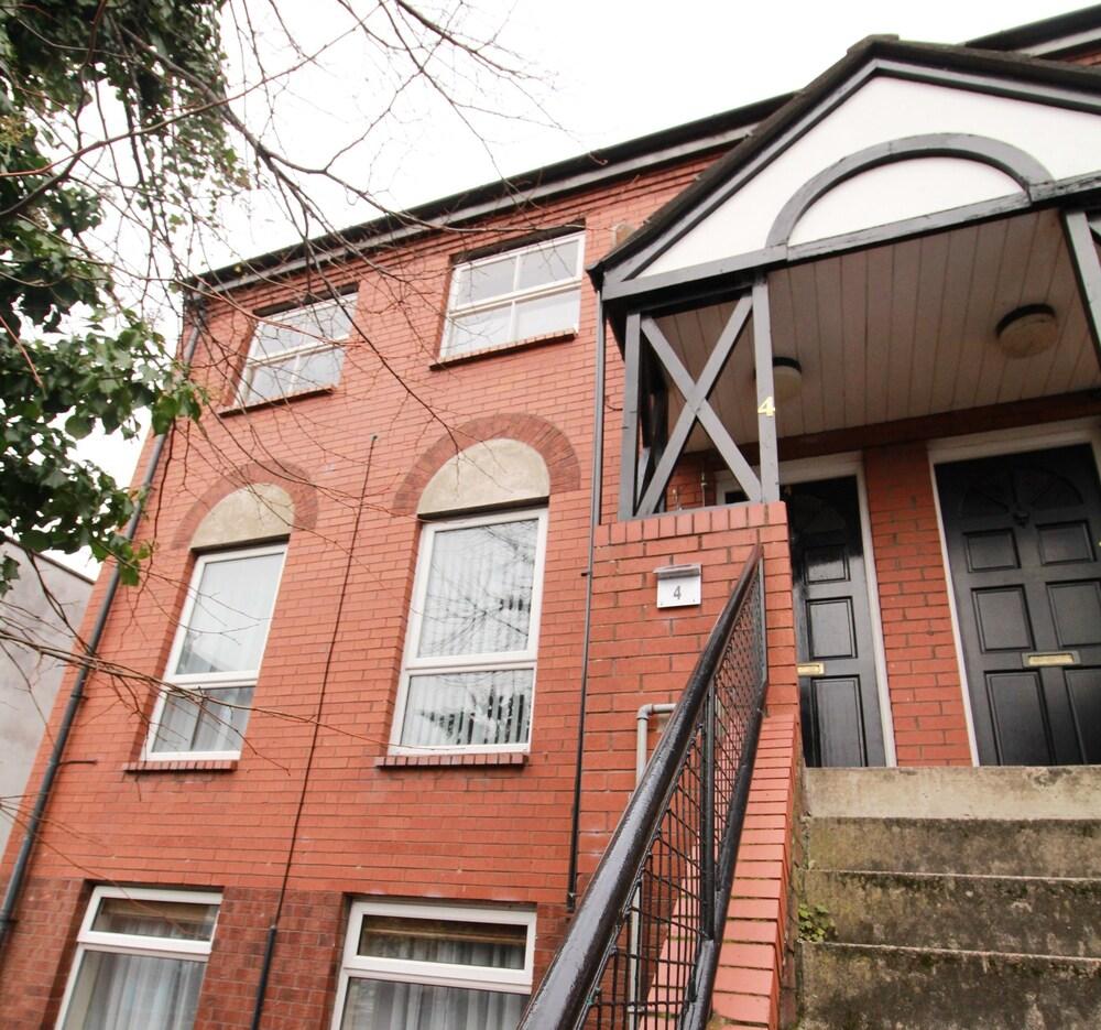 Excellent Location - City Centre - Parking - 4 Beds -2 Bedrooms Belfast Kültér fotó