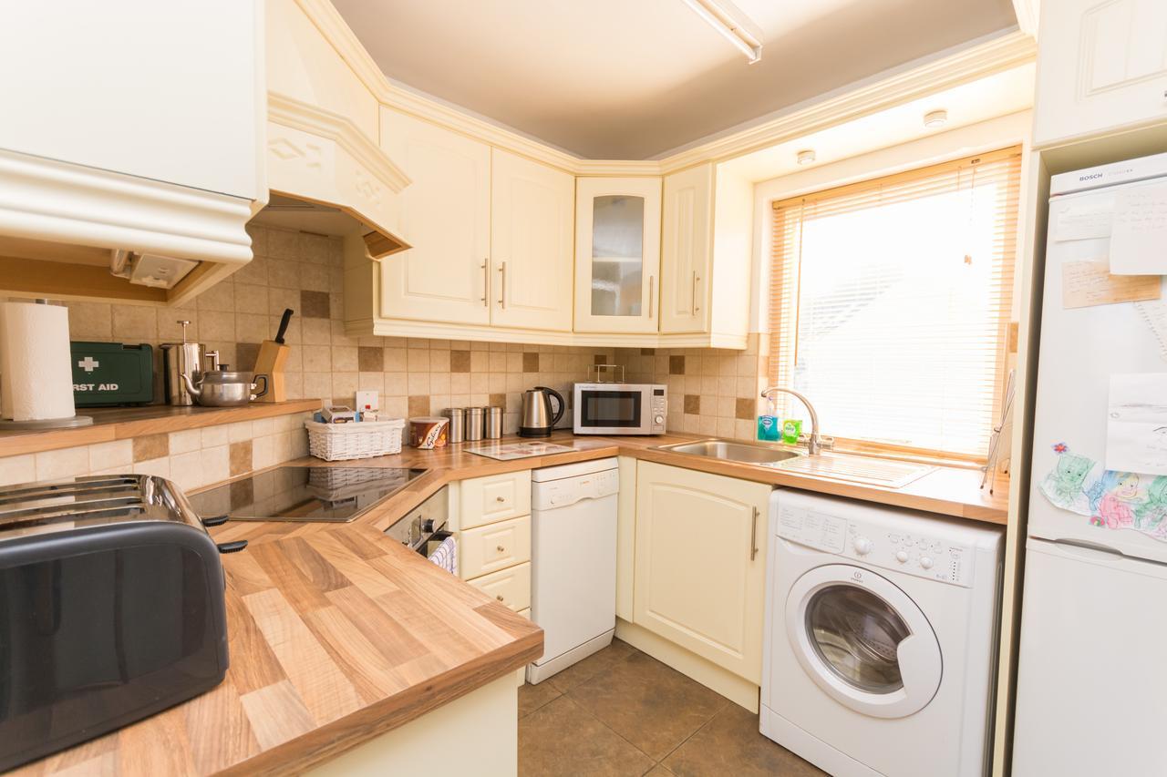 Excellent Location - City Centre - Parking - 4 Beds -2 Bedrooms Belfast Kültér fotó