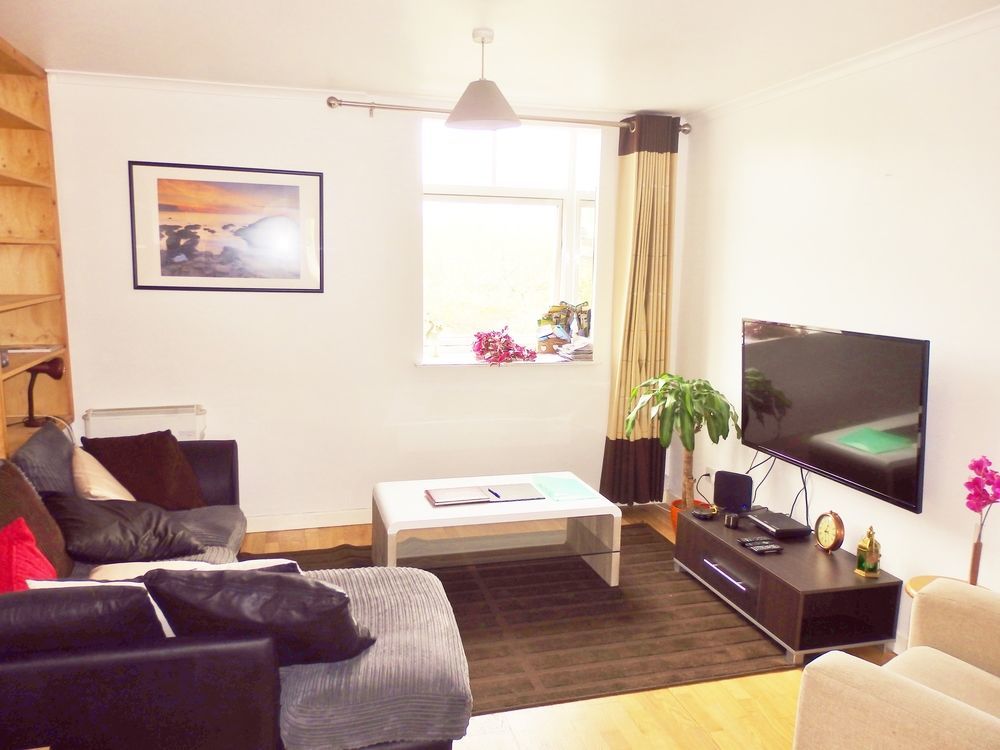 Excellent Location - City Centre - Parking - 4 Beds -2 Bedrooms Belfast Kültér fotó