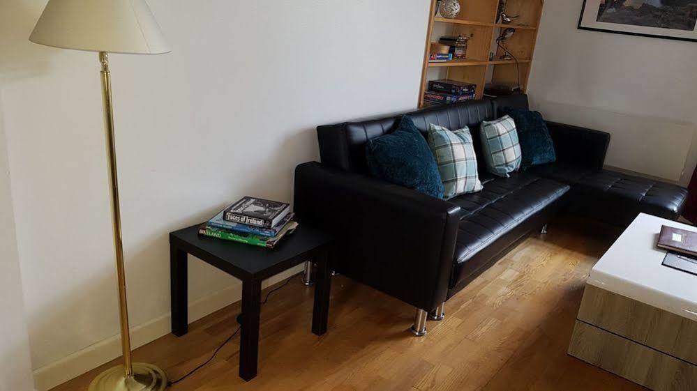 Excellent Location - City Centre - Parking - 4 Beds -2 Bedrooms Belfast Kültér fotó