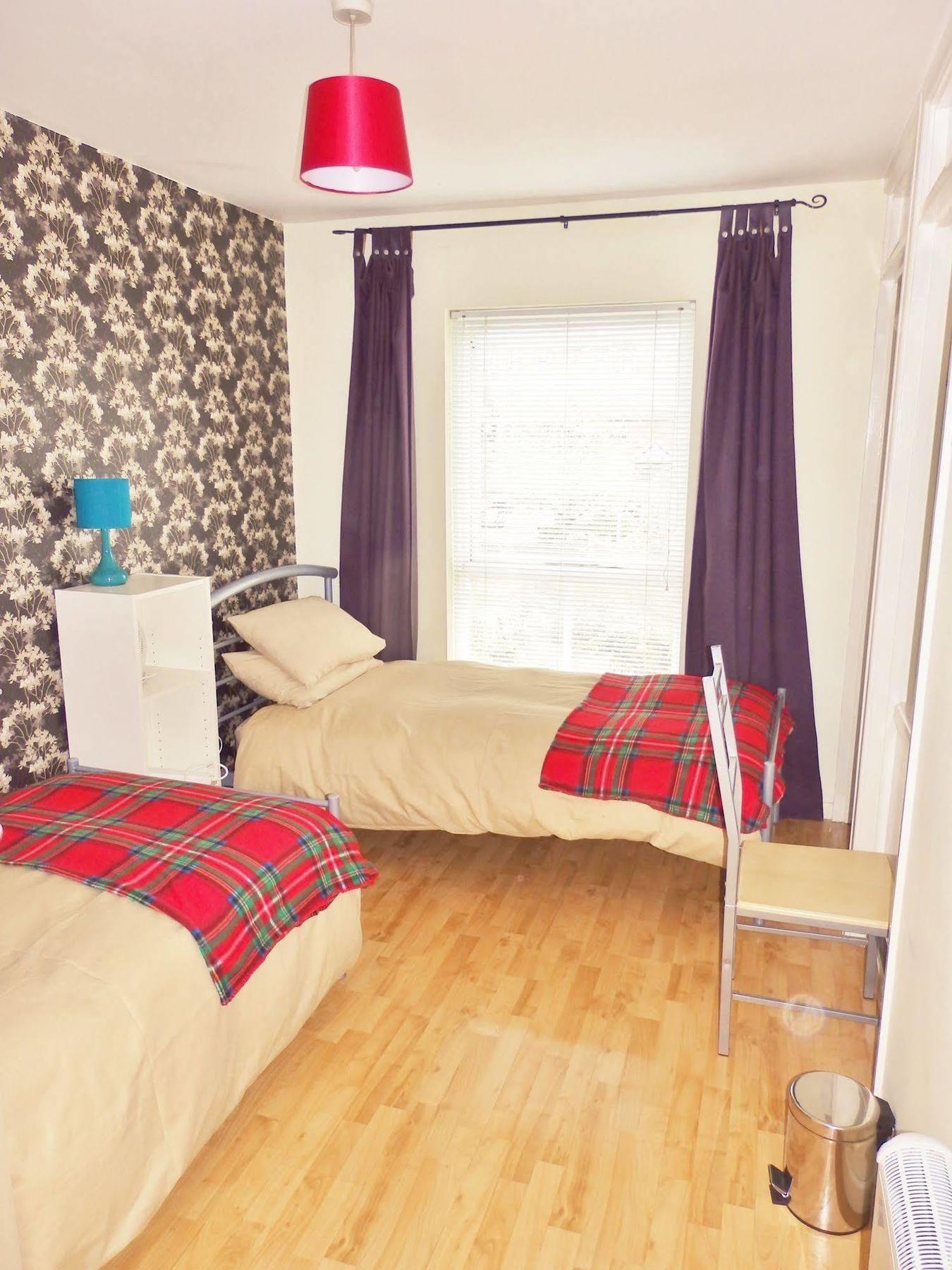Excellent Location - City Centre - Parking - 4 Beds -2 Bedrooms Belfast Kültér fotó